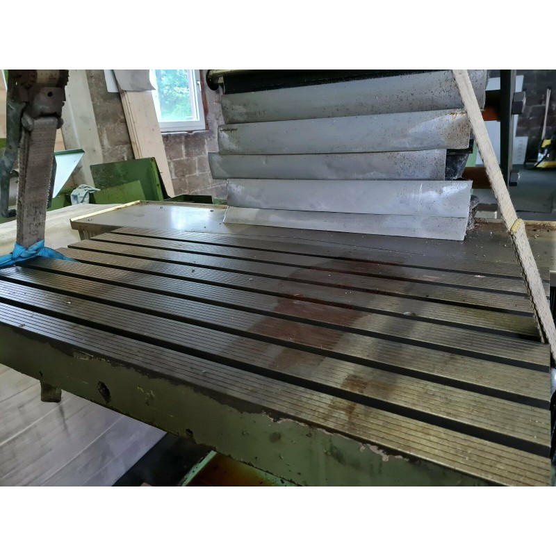 Fester Winkeltisch von einer CNC Hermle UWF1001H / 1000 x 490mm